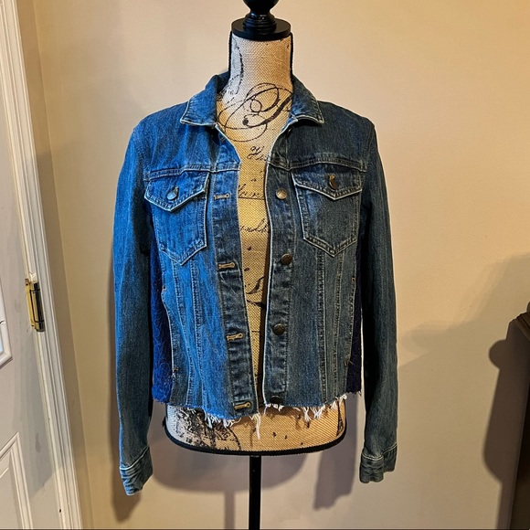 Free people Oversized Lace Paneled Denim Jacket Cropped Frayed Hem SZ Small Blue - Picture 7 of 15